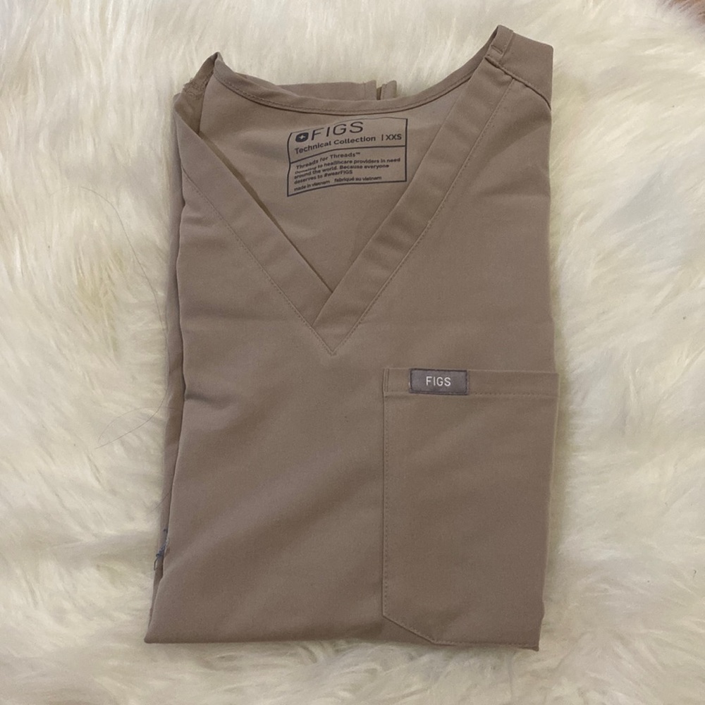 Figs Catarina One Pocket Scrub Top in Boulder XXSmall